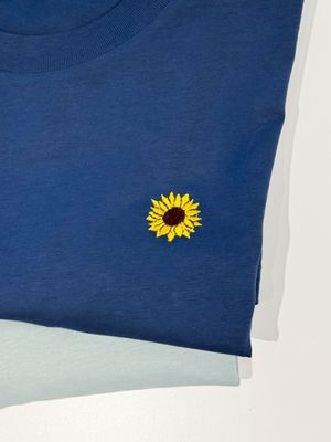 SAMPLE SALE | T-shirt V-hals Dames - Zonnebloem | MAAT XS