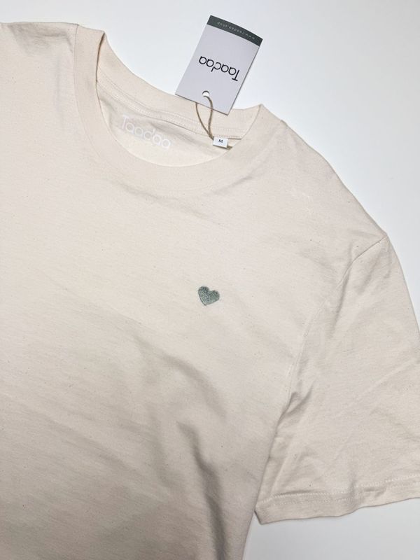 Sweat bio avec cœur vert, brodé par Taadaa