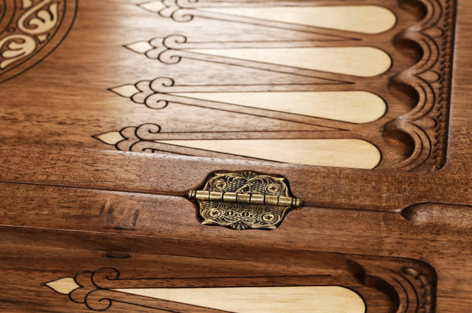 100 dollar classic backgammon with incrustation