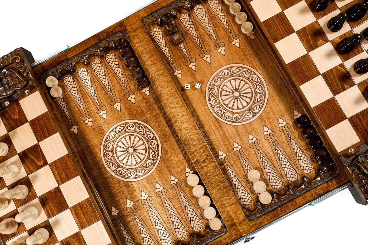 Chess/Backgammon Table Both in One
