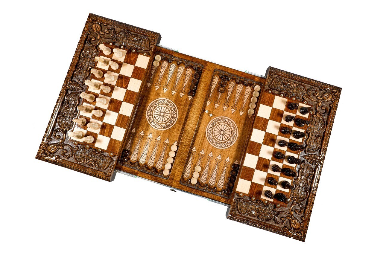 Chess/Backgammon Table Both in One