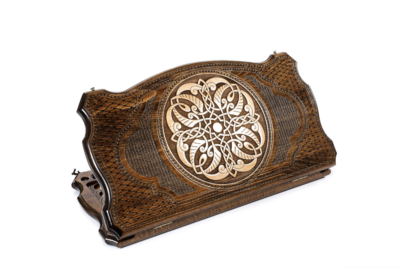 Ornamental braid pattern Backgammon with copyrighted contour outline