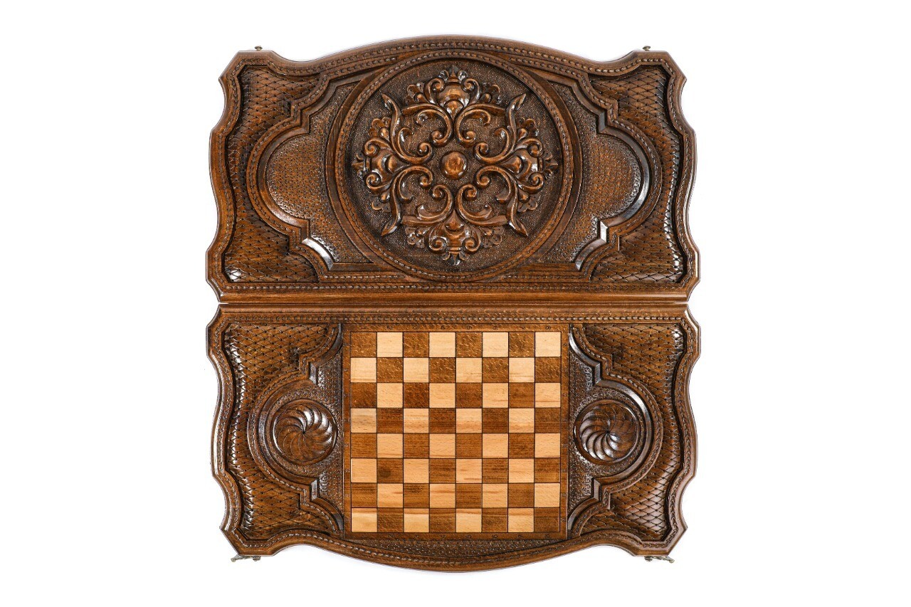 Ornamental Backgammon with copyrighted contour outline