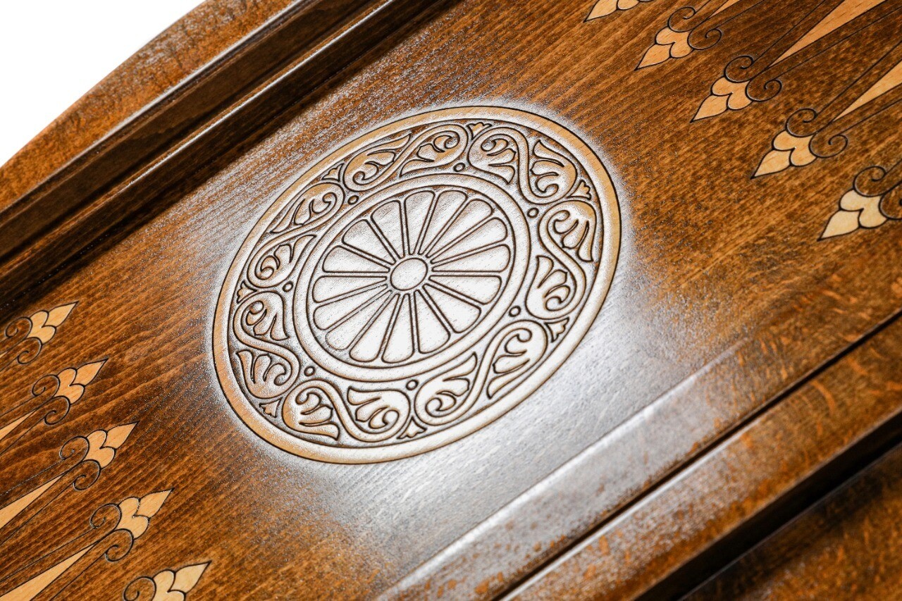 Ornamental Backgammon with copyrighted contour outline