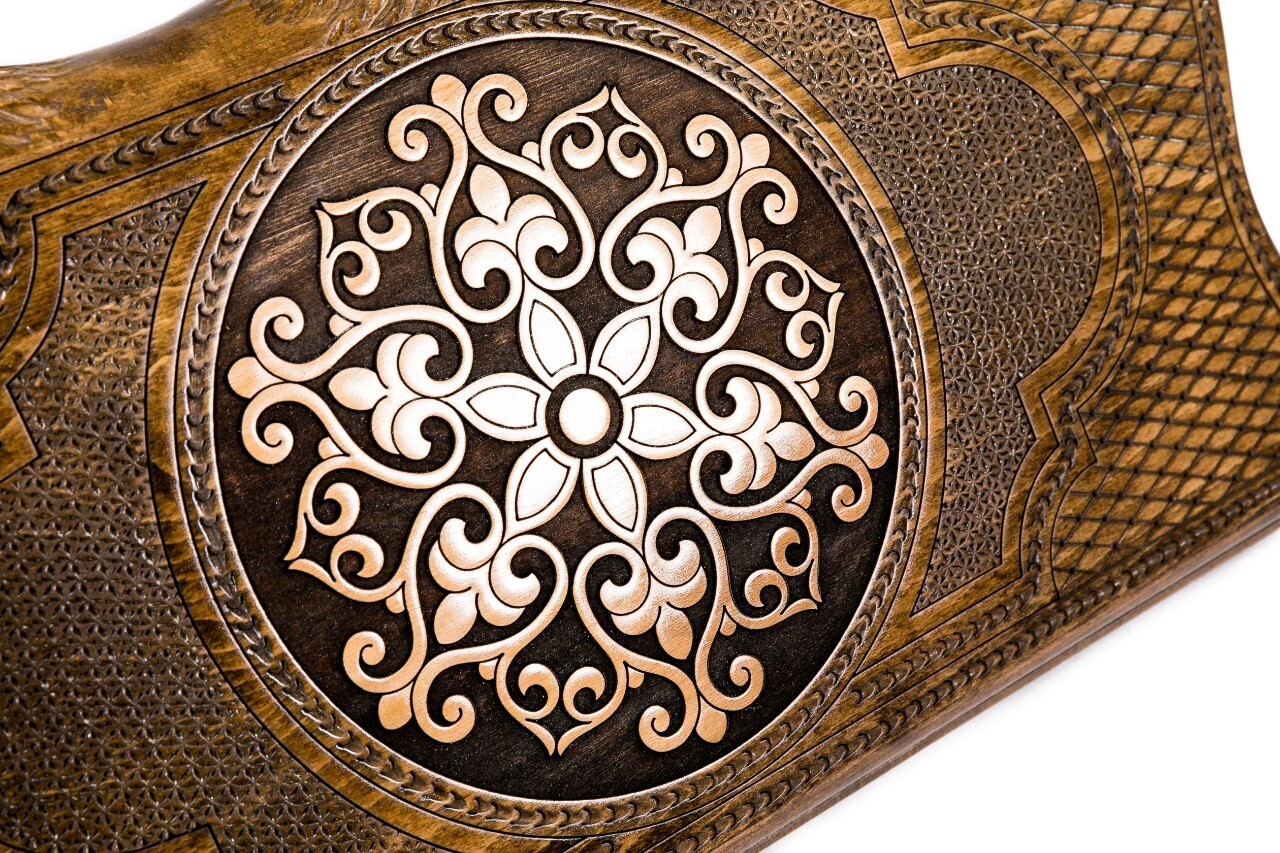 Backgammon with Ornamental snowflake motif, with copyrighted Mount Ararat outline