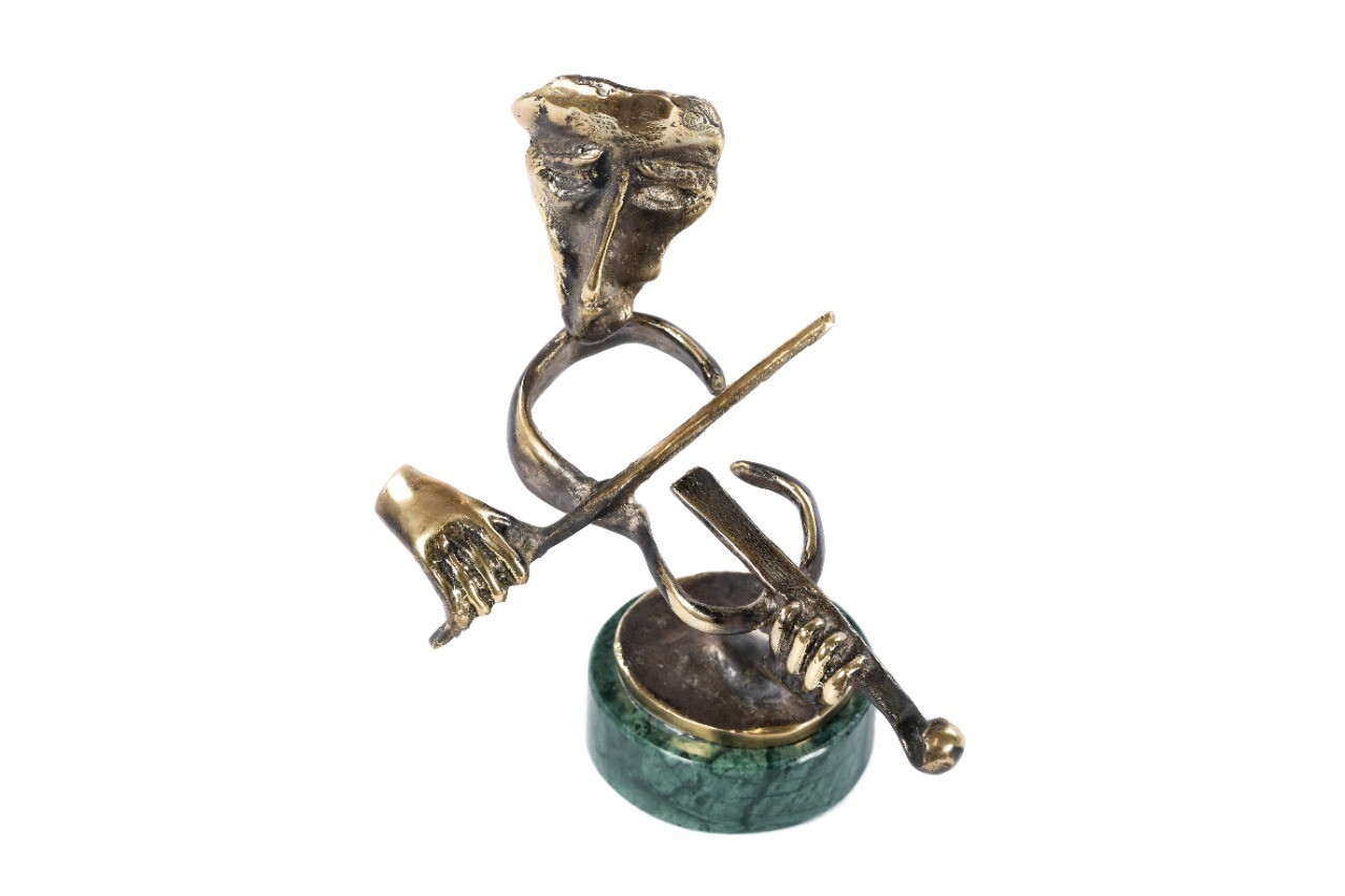 Bronze sculpture the Violinist