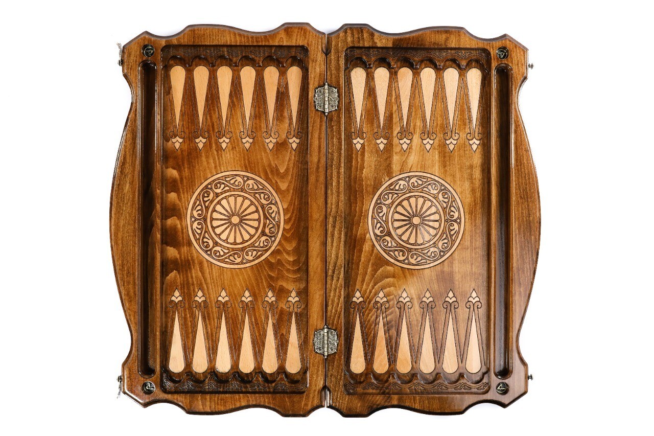 Horse backgammon with copyrighted contour outline