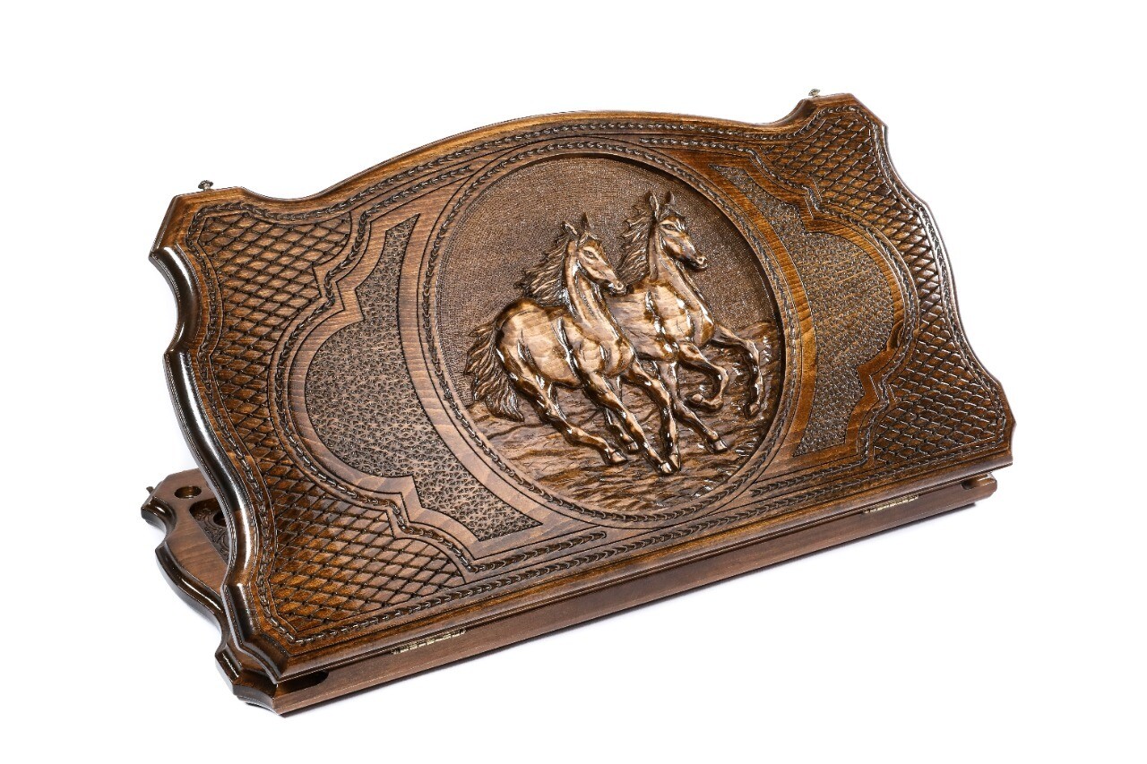 Horse backgammon with copyrighted contour outline