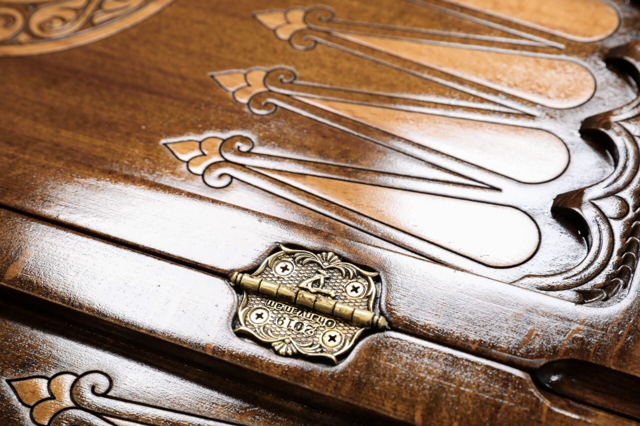 Pomegranate-grapes Backgammon with braid motif classic 24&quot; x 12&quot;