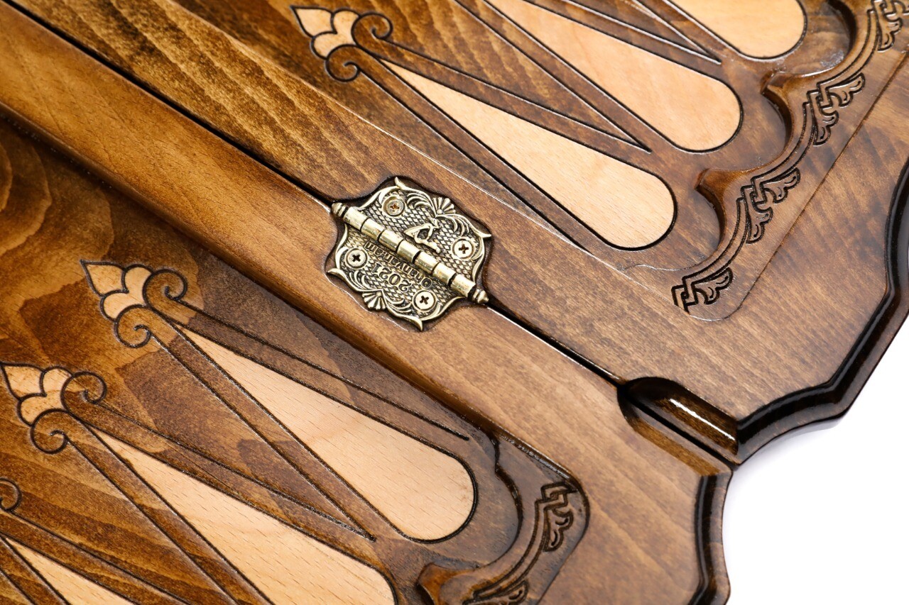 Horse backgammon with copyrighted contour outline