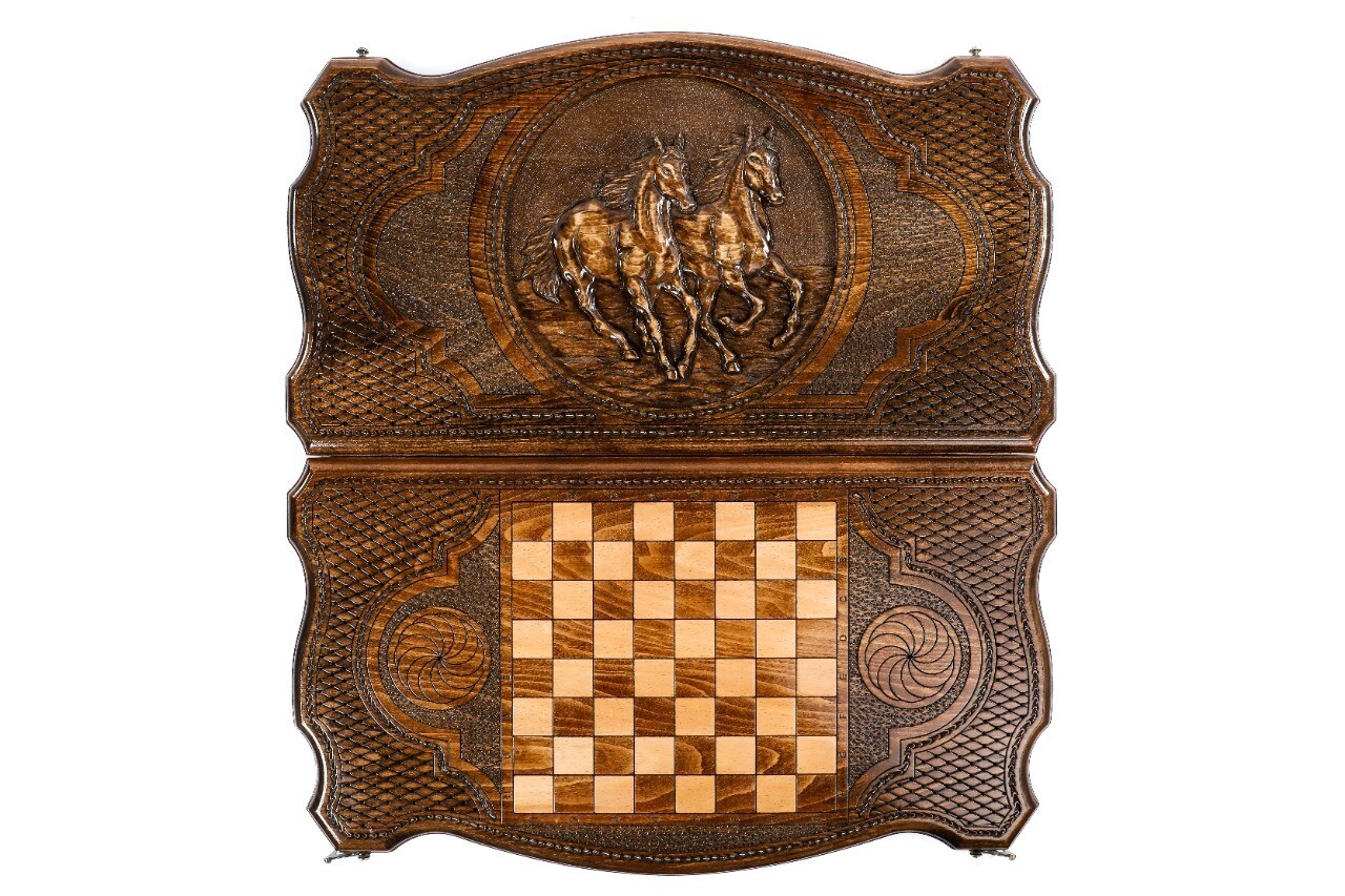 Horse backgammon with copyrighted contour outline