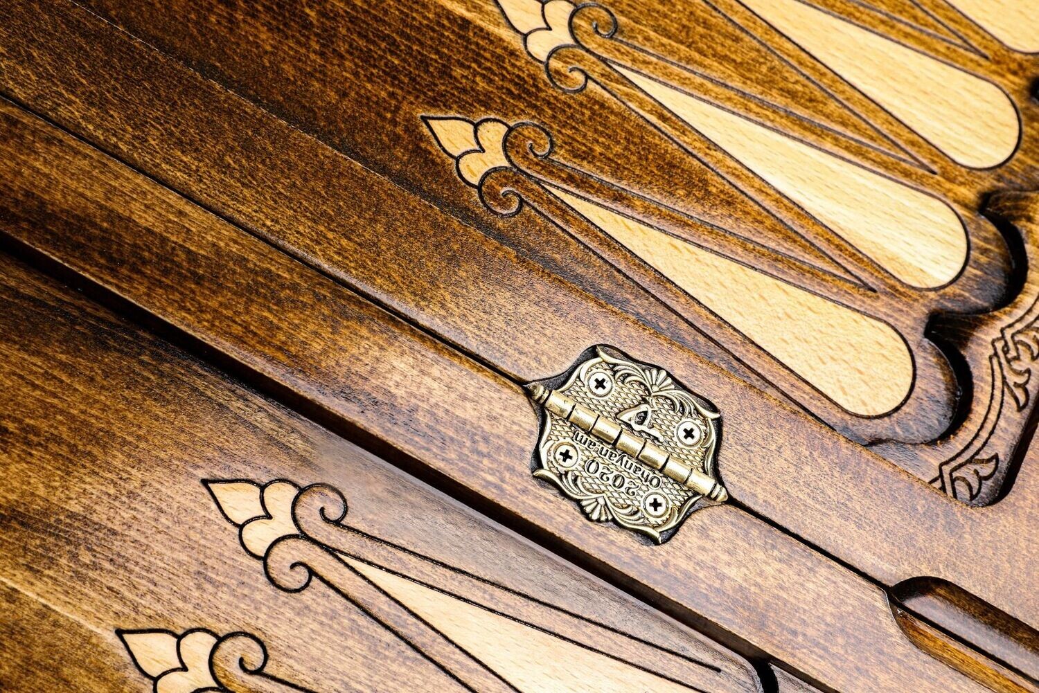 Backgammon Assyrian classic 24x24x2&quot;