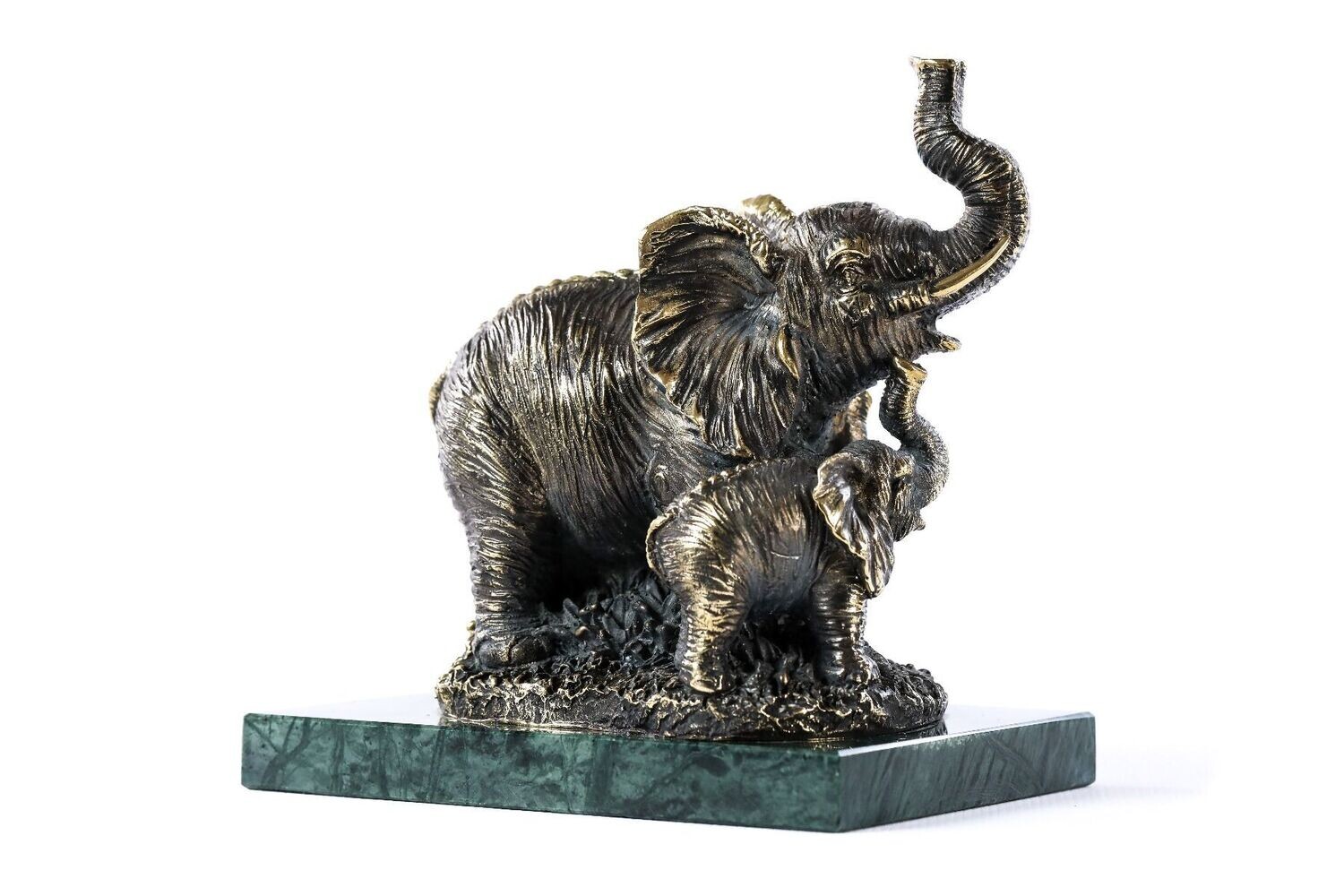 Bronze sculpture Elephant with its calfs