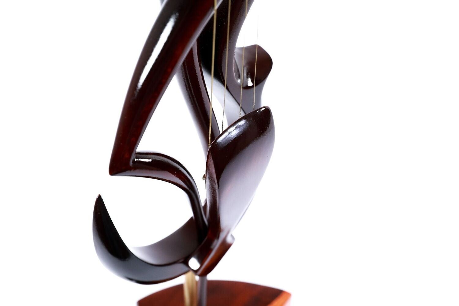 Violin-girl sculpture 20/12/83 cm