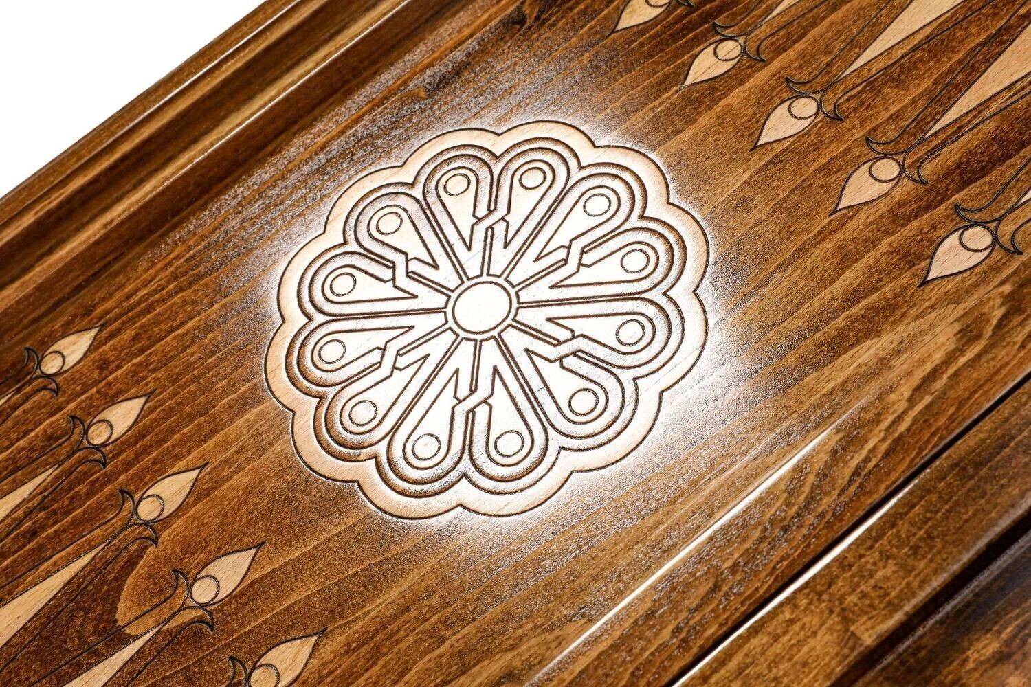 Ornamental motif backgammon classic