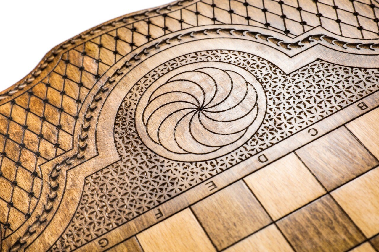 Backgammon Deer with copyrighted contour outline 24" x 12"