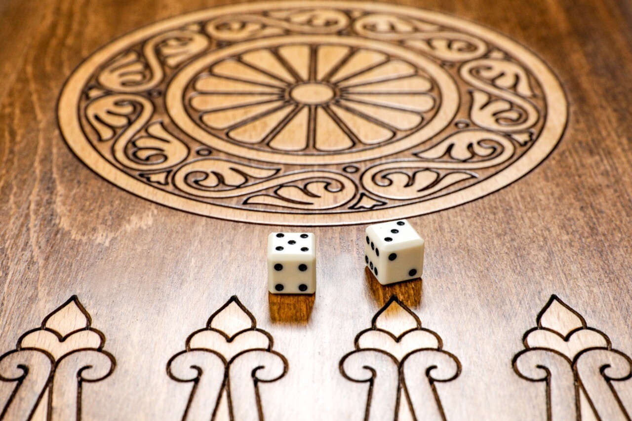 Backgammon Deer with copyrighted contour outline 24" x 12"