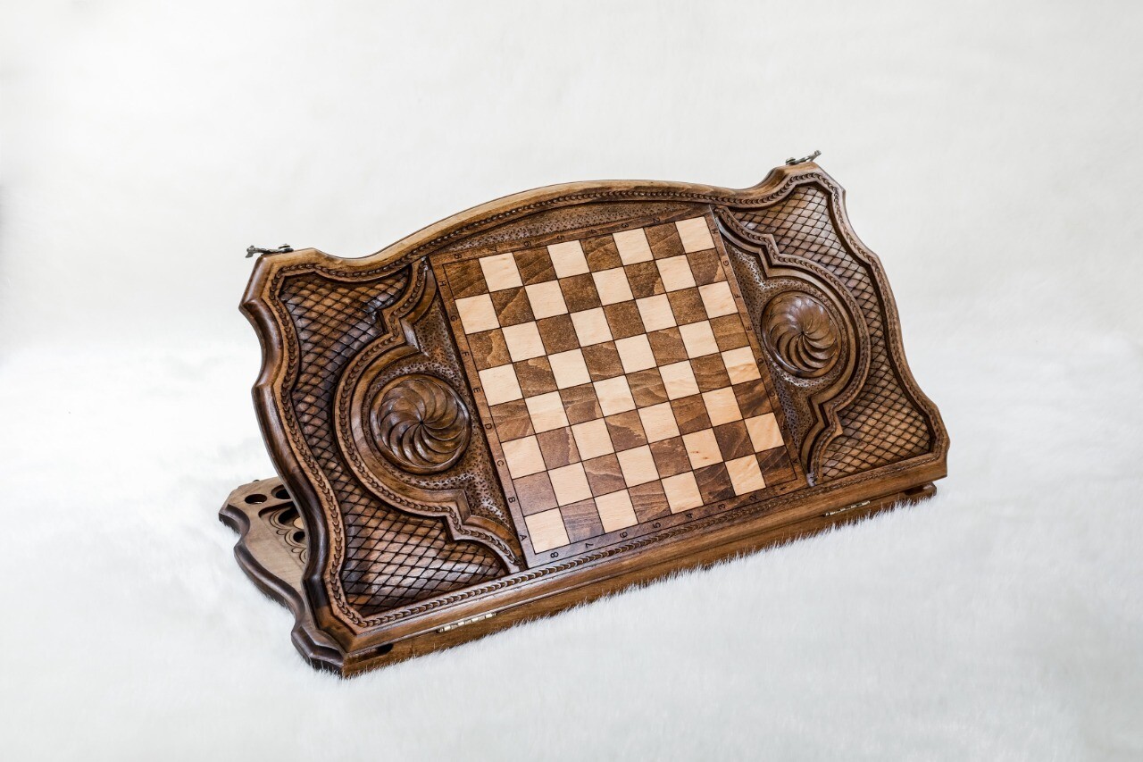 Backgammon Deer with copyrighted contour outline 24" x 12"