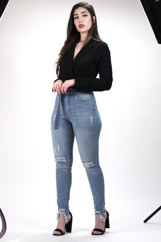 Jeans Skinny Cos Alto Light Wash Barra Destoyed Cinto