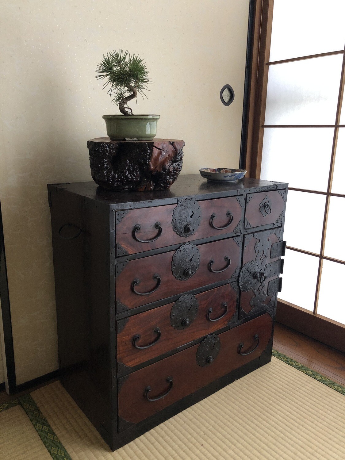 Antique Japanese Furniture ISHO-TANSU