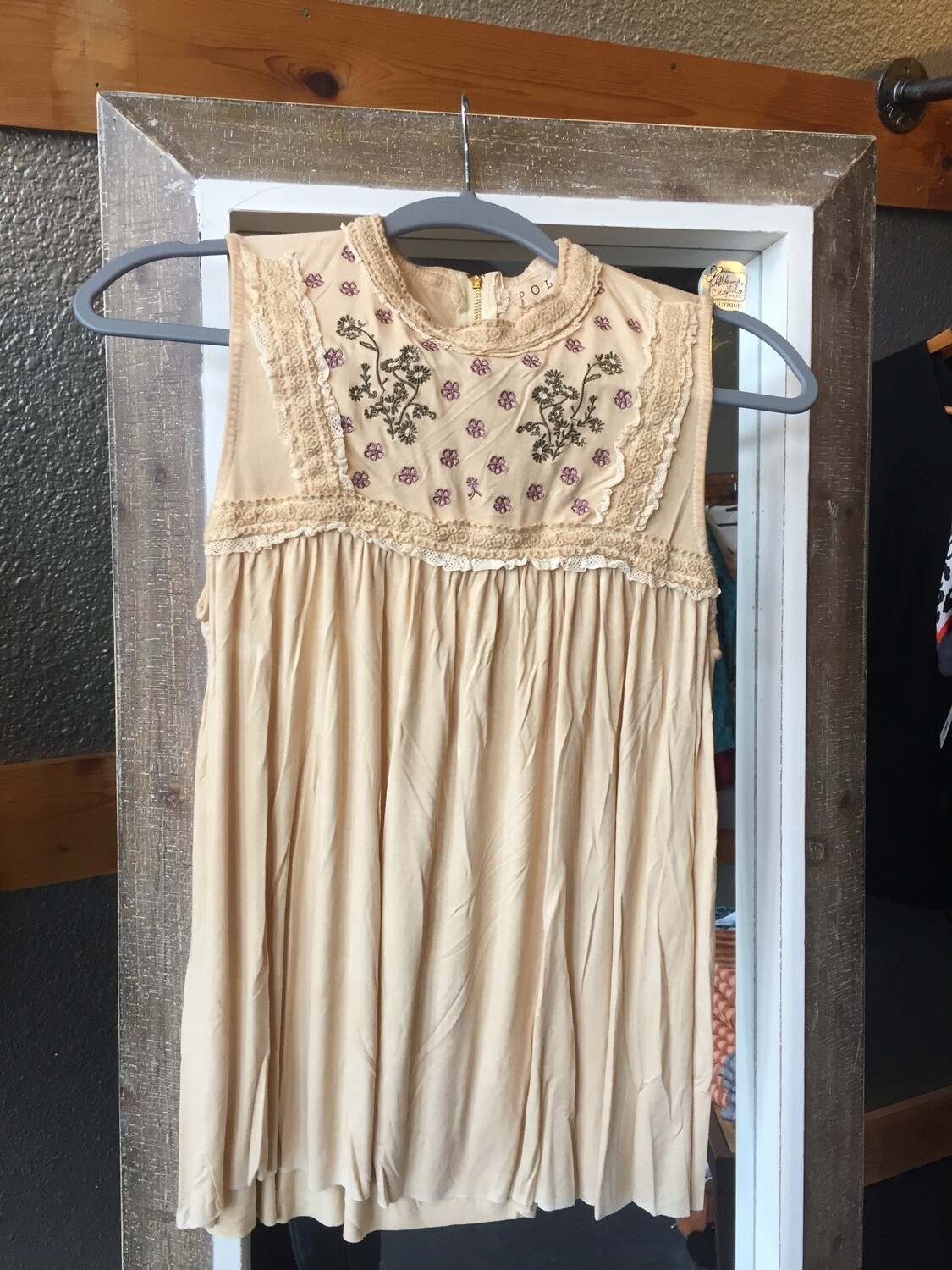embroidered top Pol Mustard sleeveless