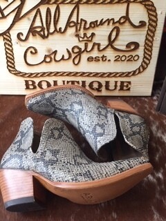 AAC - Ariat Bootie - Black White Snake - Dixon