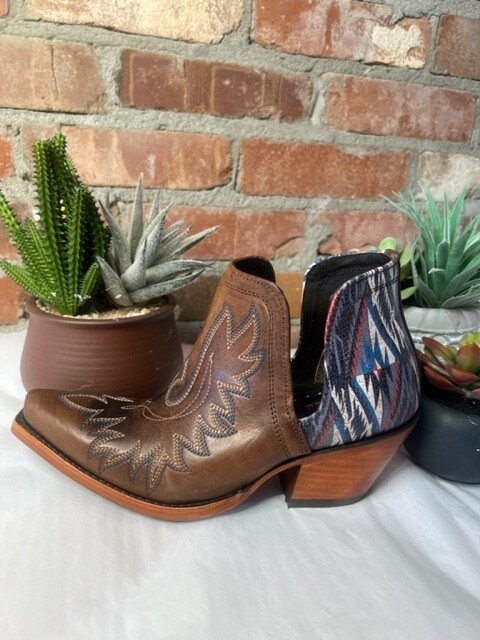 Ariat - Women&#39;s Dixon Chimayo - Fiery Tan - Blue 