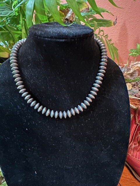 Sterling &quot;Navajo Style&quot; 10MM Saucer Pearl Necklace