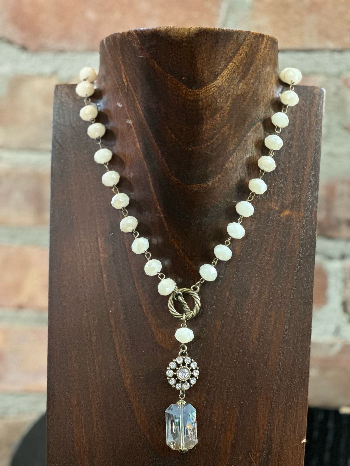 Beige Bliss - Necklace