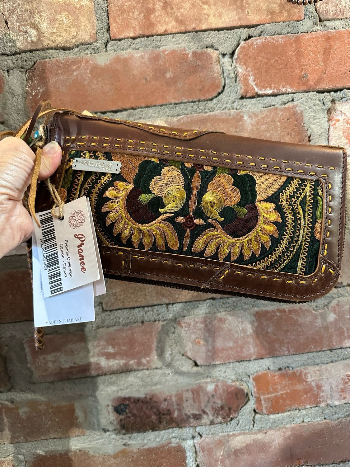 AAC - Pranee Phoenix Collection - Carson