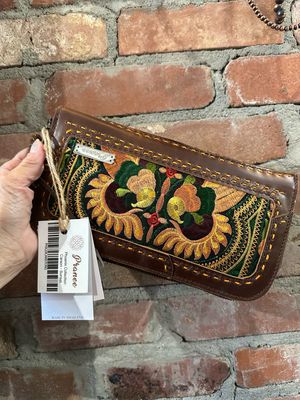 AAC - Pranee Phoenix Collection - Carson