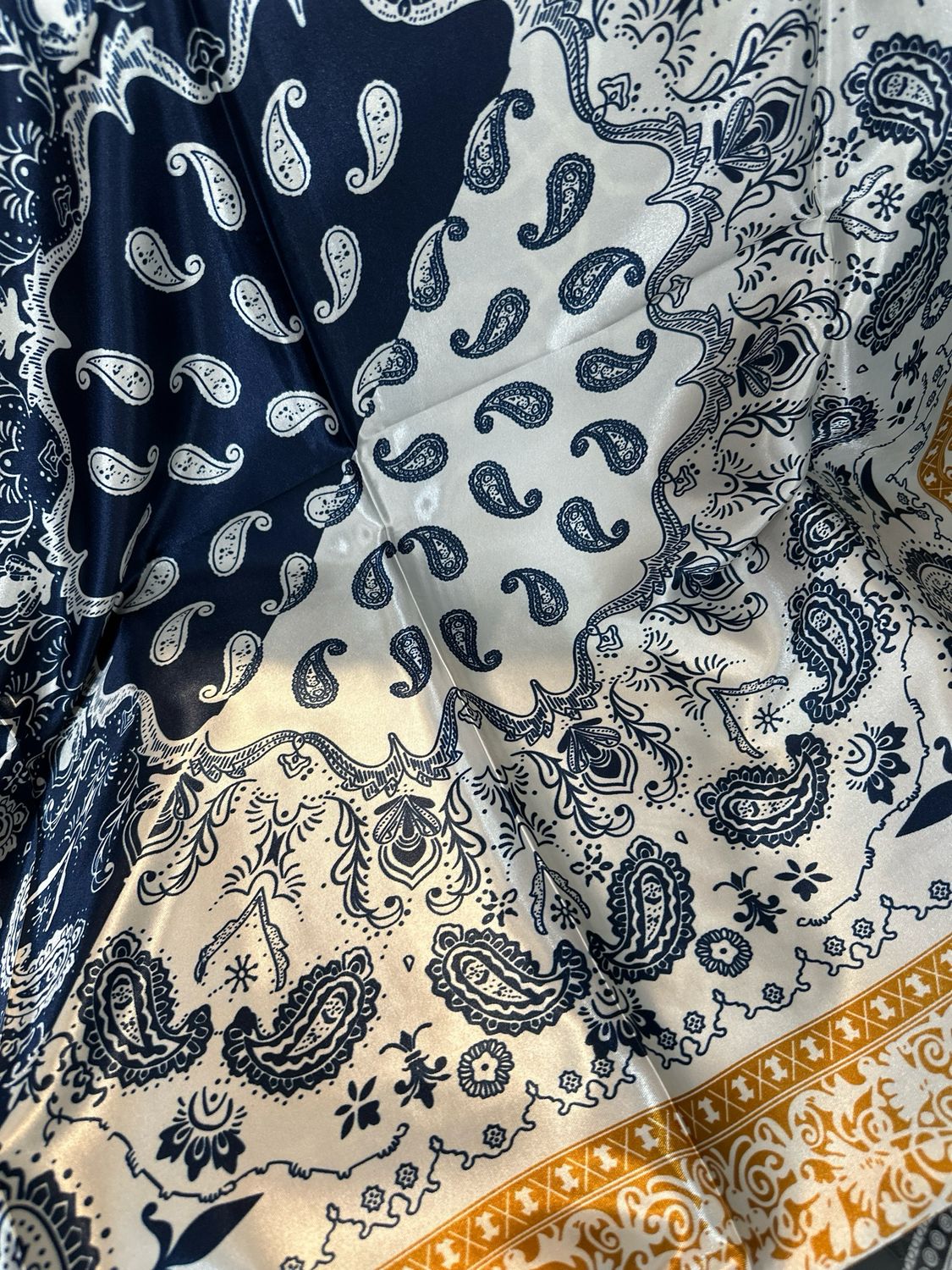 Two Tone Paisley Wild Rag 35"x35"