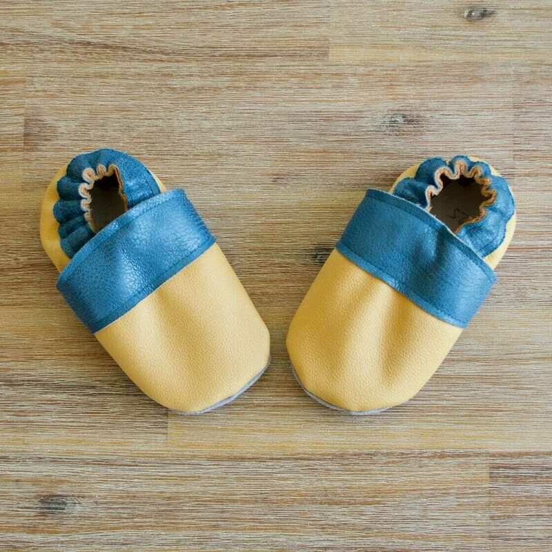 Chaussons cuir souple taille 25
