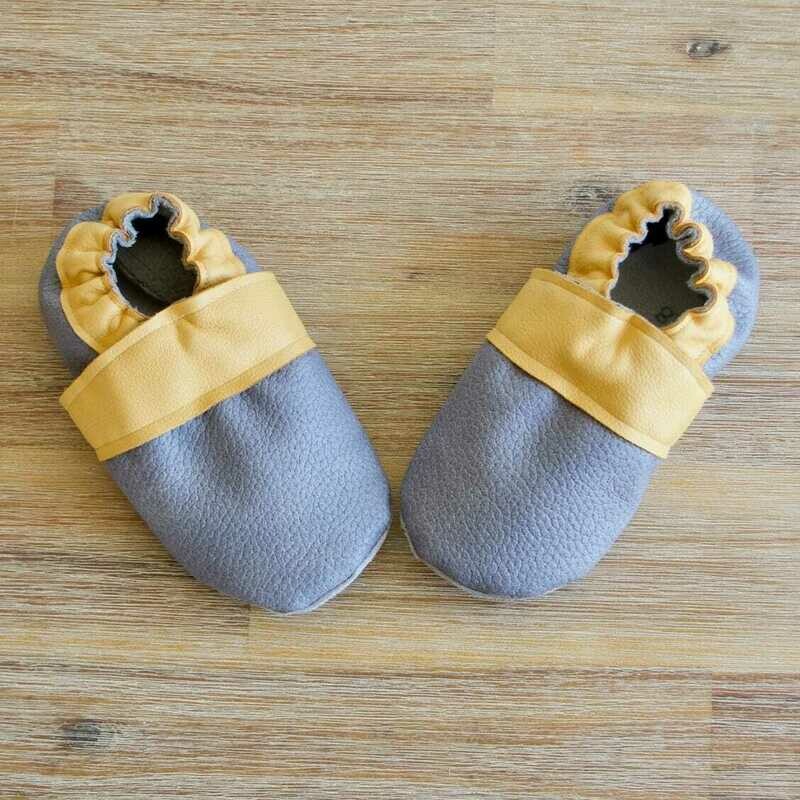 Chaussons cuir souple taille 28