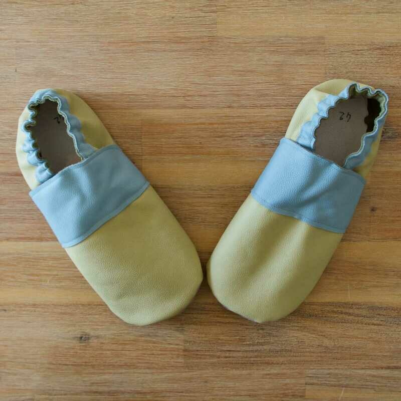 Chaussons cuir souple taille 42