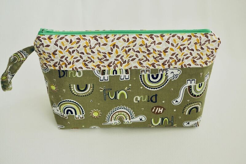 Trousse de toilette multipoches (27,5x15cm) Vert à dinosaures / Blanc cassé feuilles jaunes et marrons / Forêt enchantée /zip vert clair