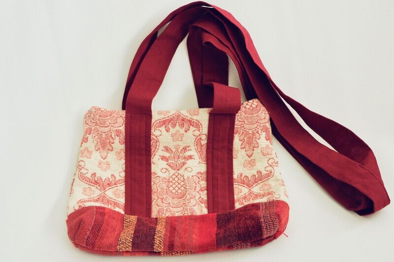 Sac à main cabas S (21x20cm) avec poche intérieure Tapisserie beige / Bordeaux / Blanc à fleurs rouges / zip rose