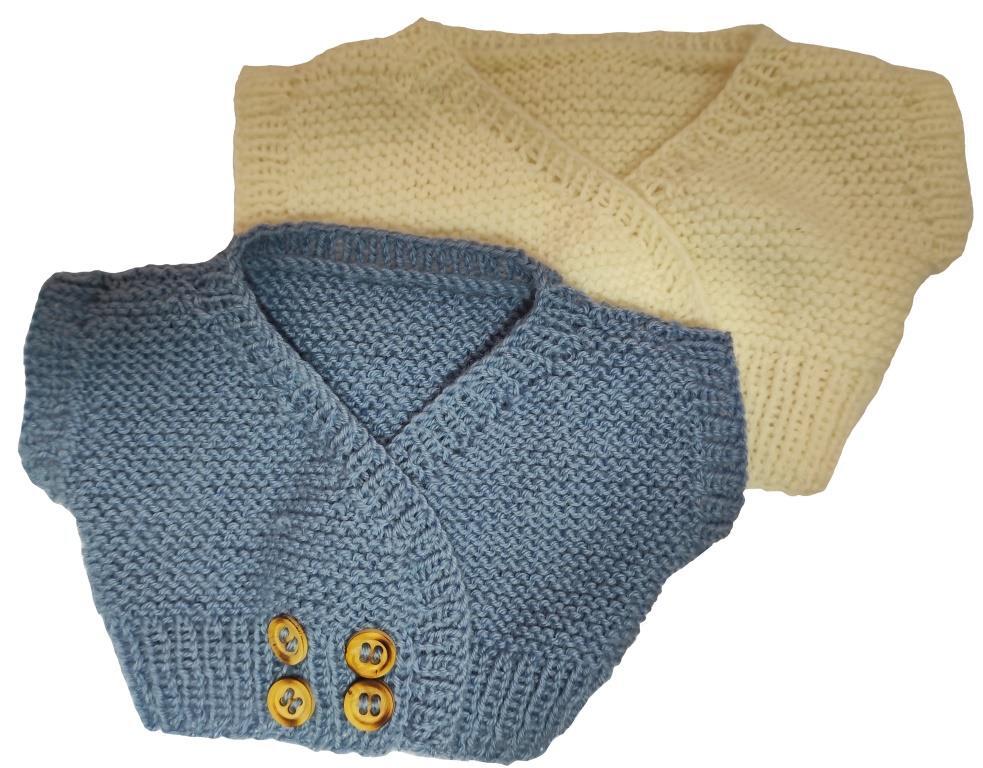 Gilet cache-cœur facile à tricoter pour poupée de 36 cm