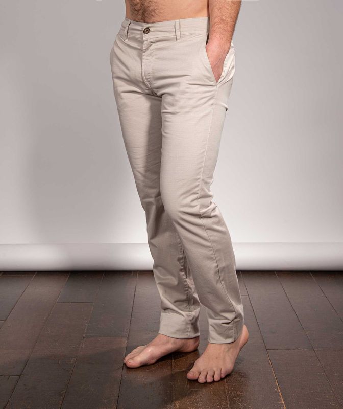 ​Chino imprimé micromotifs surteints beige La Cible Rouge
