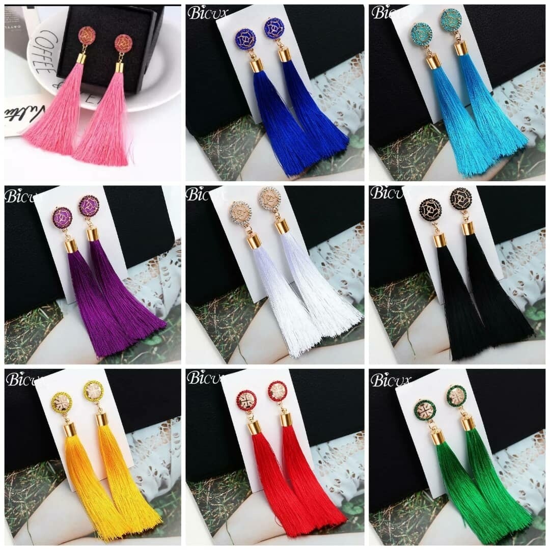 Boucles d&#39;oreilles à pompon en aliage