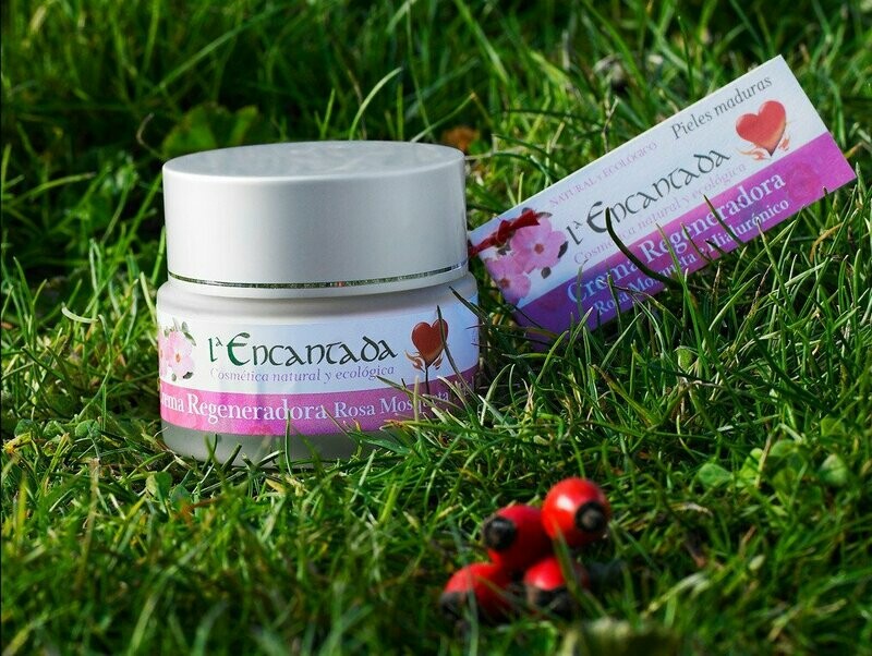 CREMA FACIAL REGENERADORA DE ROSA MOSQUETA Y ÁCIDO HIALURÓNICO