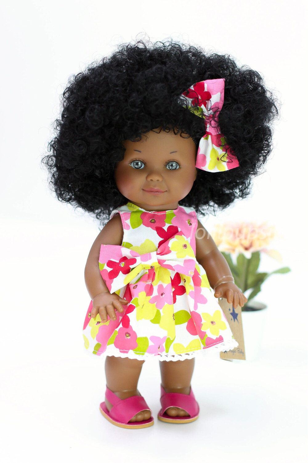 Кукла Бетти-мулатка с ароматом карамели, с серыми глазками, 30 см, Lamagik Magic Baby, в фабричном наряде
