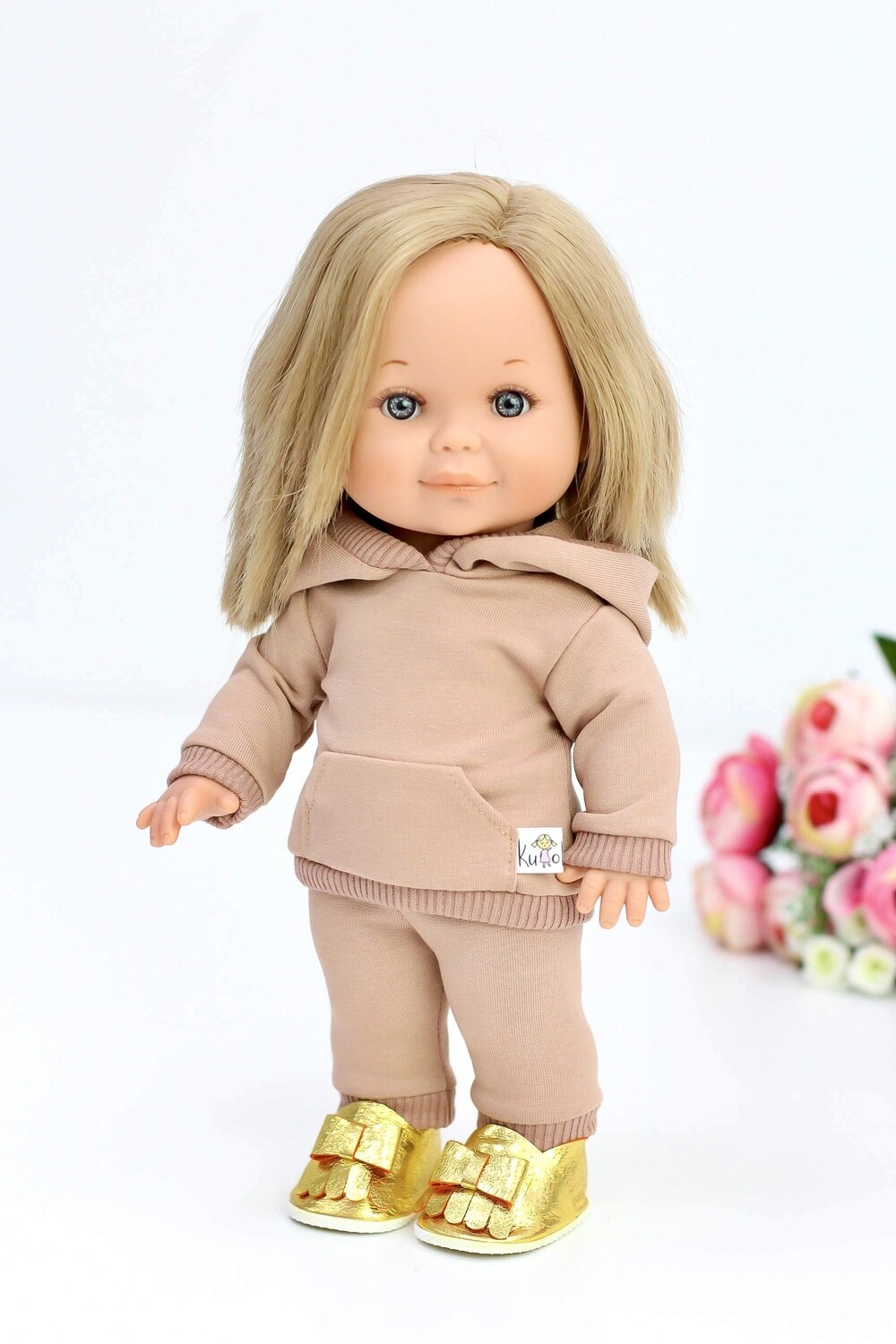 Кукла Бетти с ароматом карамели с короткой стрижкой, в костюме, 30 см, Lamagik
