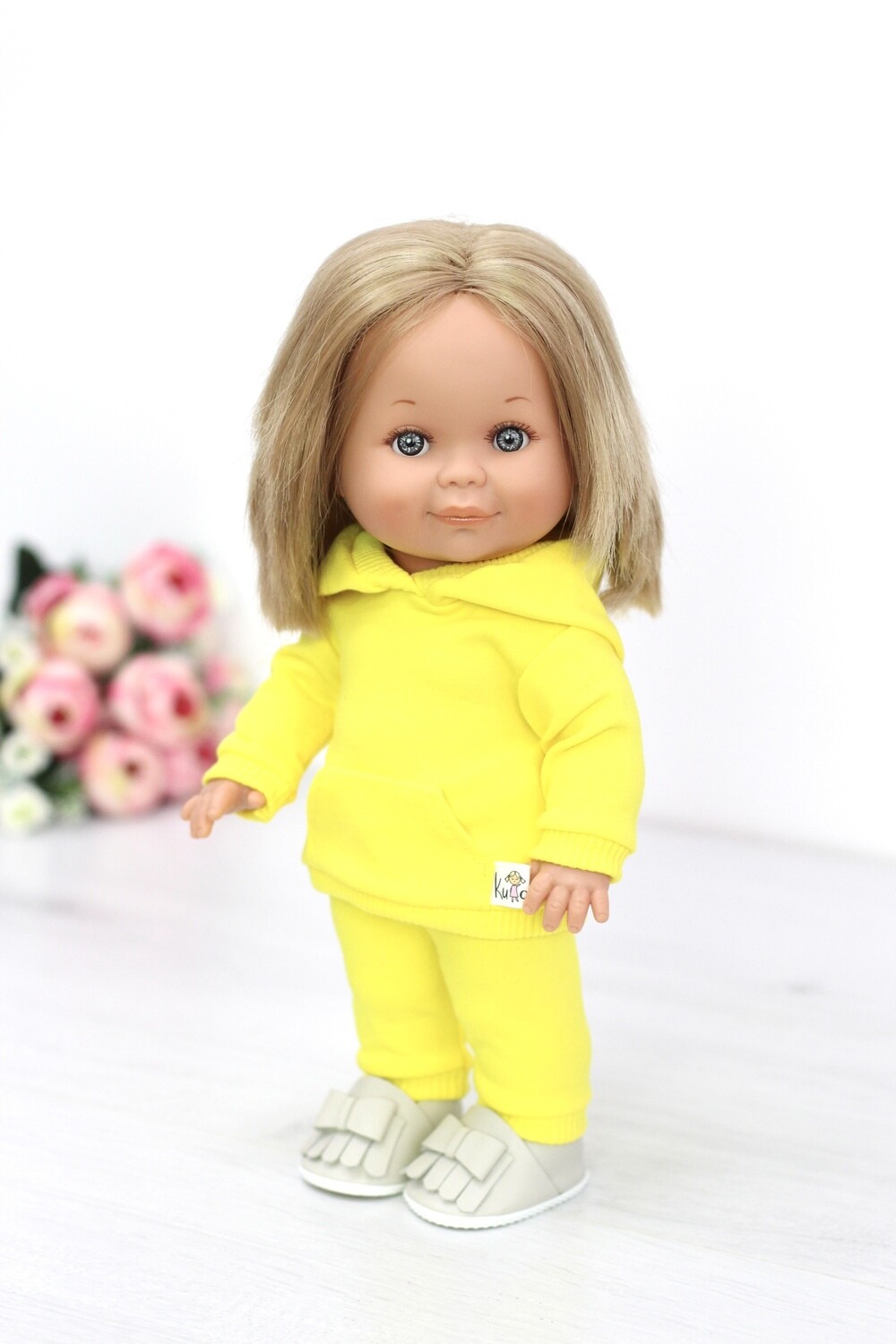 Кукла Бетти с ароматом карамели, с короткой стрижкой, в костюме, 30 см, Lamagik