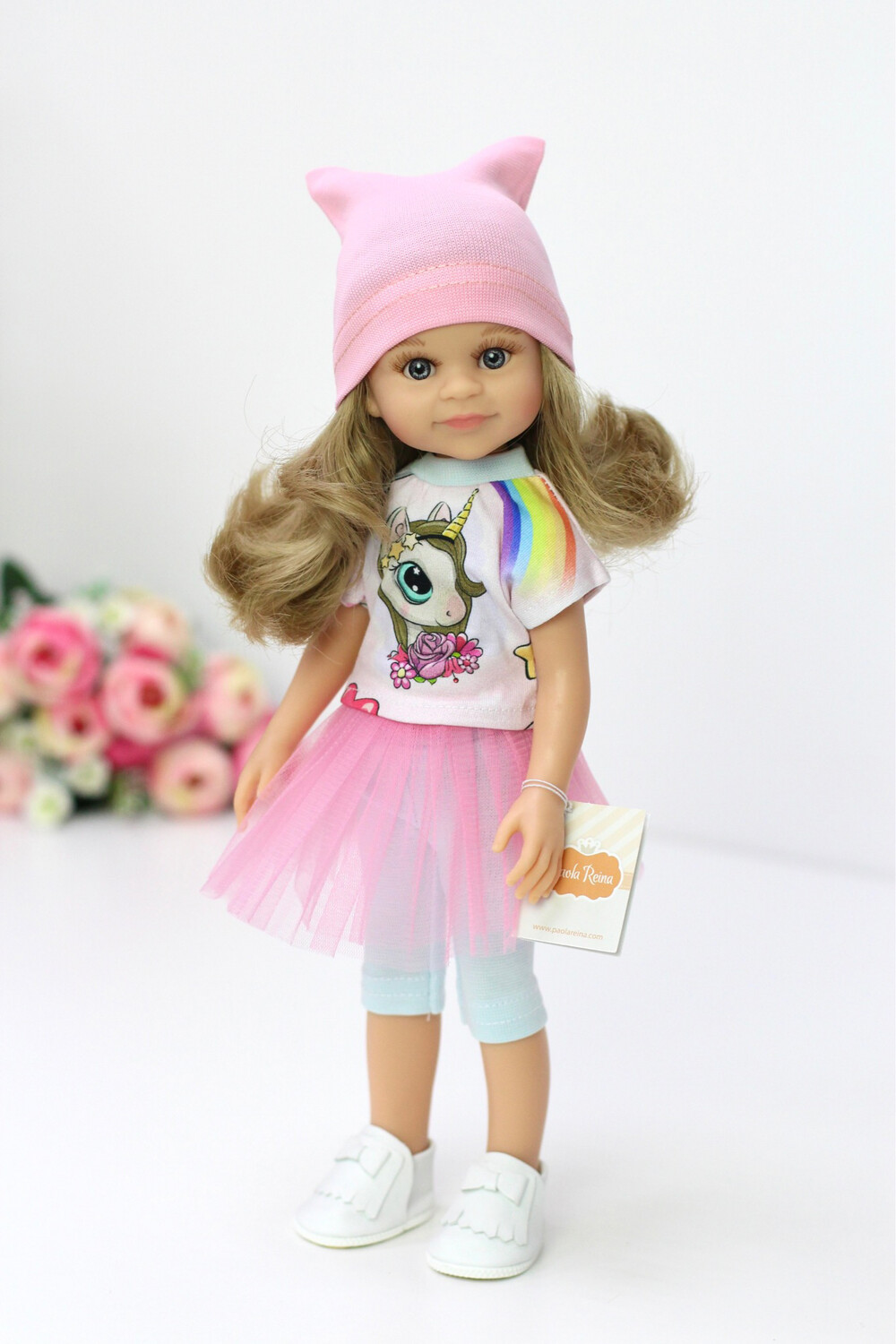 Кукла Клео с серыми глазами, волосами до пояса в стильном образе с единорожкой (Паола Рейна), 34 см