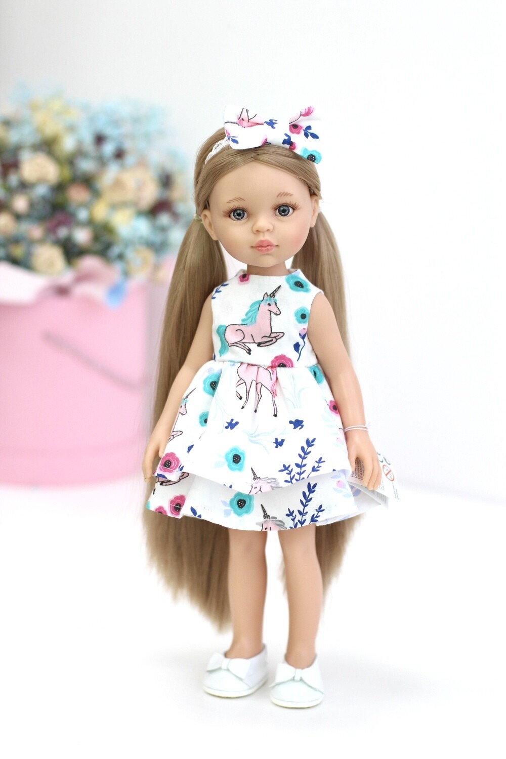 Кукла Карла Рапунцель с серо-голубыми глазами в наряде 