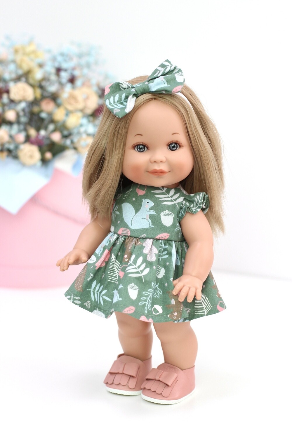 Кукла Бетти с ароматом карамели, со средней длиной волос, в платье 