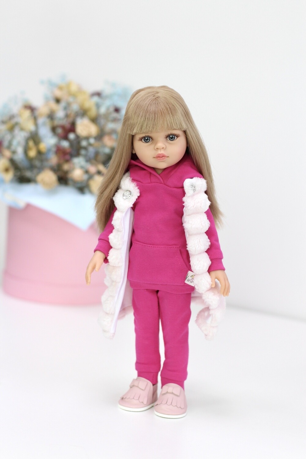 Кукла Карла с чёлкой, серые глазки, с волосами по пояс в стильном костюме с жилеткой (пижама в комплекте), Паола Рейна, 34 см