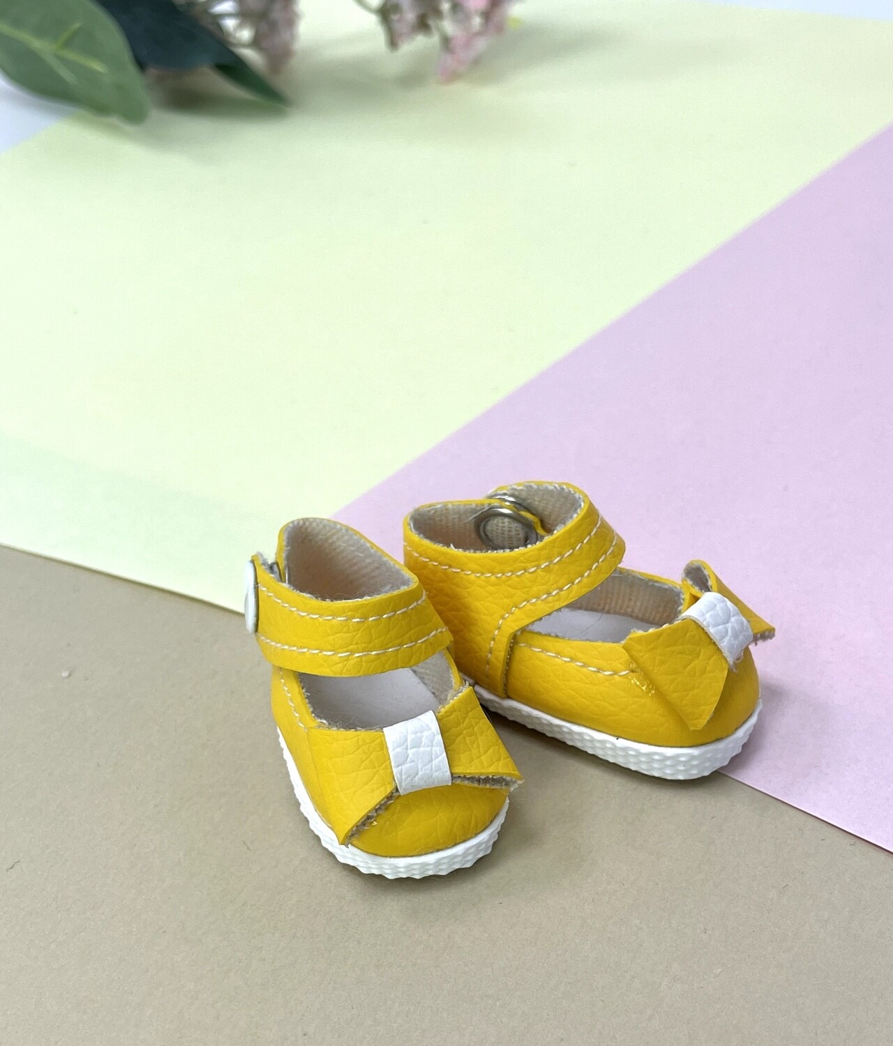 Жёлтые туфли с застёжкой для куклы Paola Reina 32-34 см