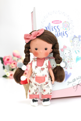Кукла Miss Bella Pan, Llorens, 26 см. Упаковка фирменная коробка